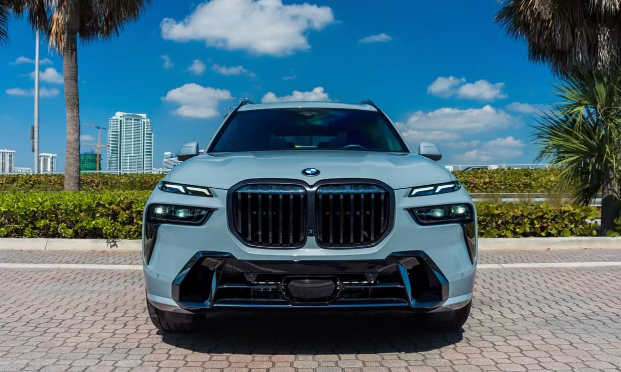 BMW X7 xDrive40i 2026 — vehicle gallery, photo 2