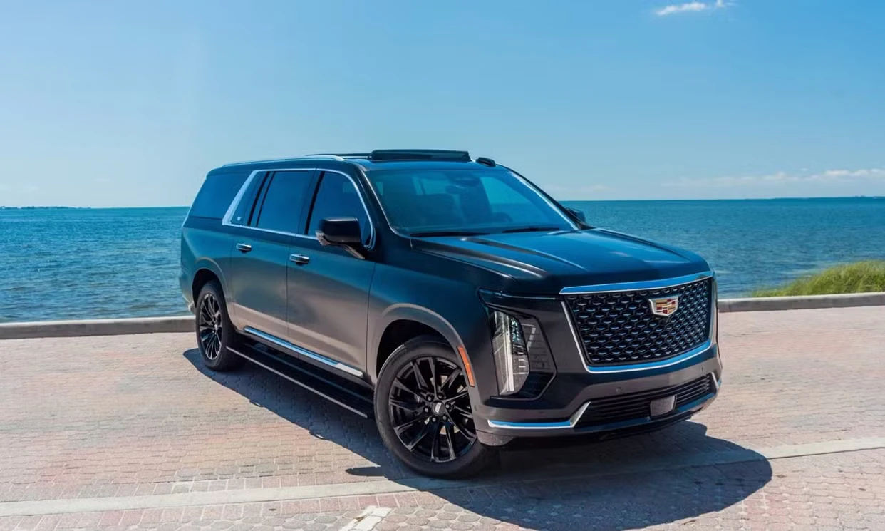 Cadillac Escalade ESV Premium Luxury 2025 — vehicle gallery, photo 1