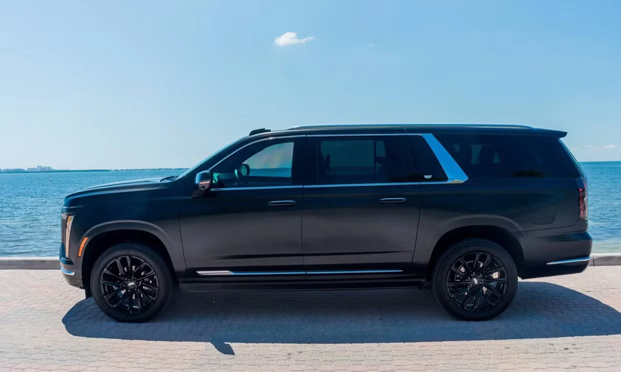 Cadillac Escalade ESV Premium Luxury 2025 — vehicle gallery, photo 4