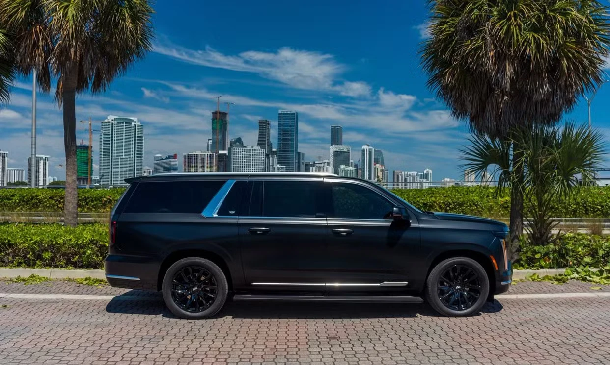 Cadillac Escalade ESV Premium Luxury 2025 — vehicle gallery, photo 15