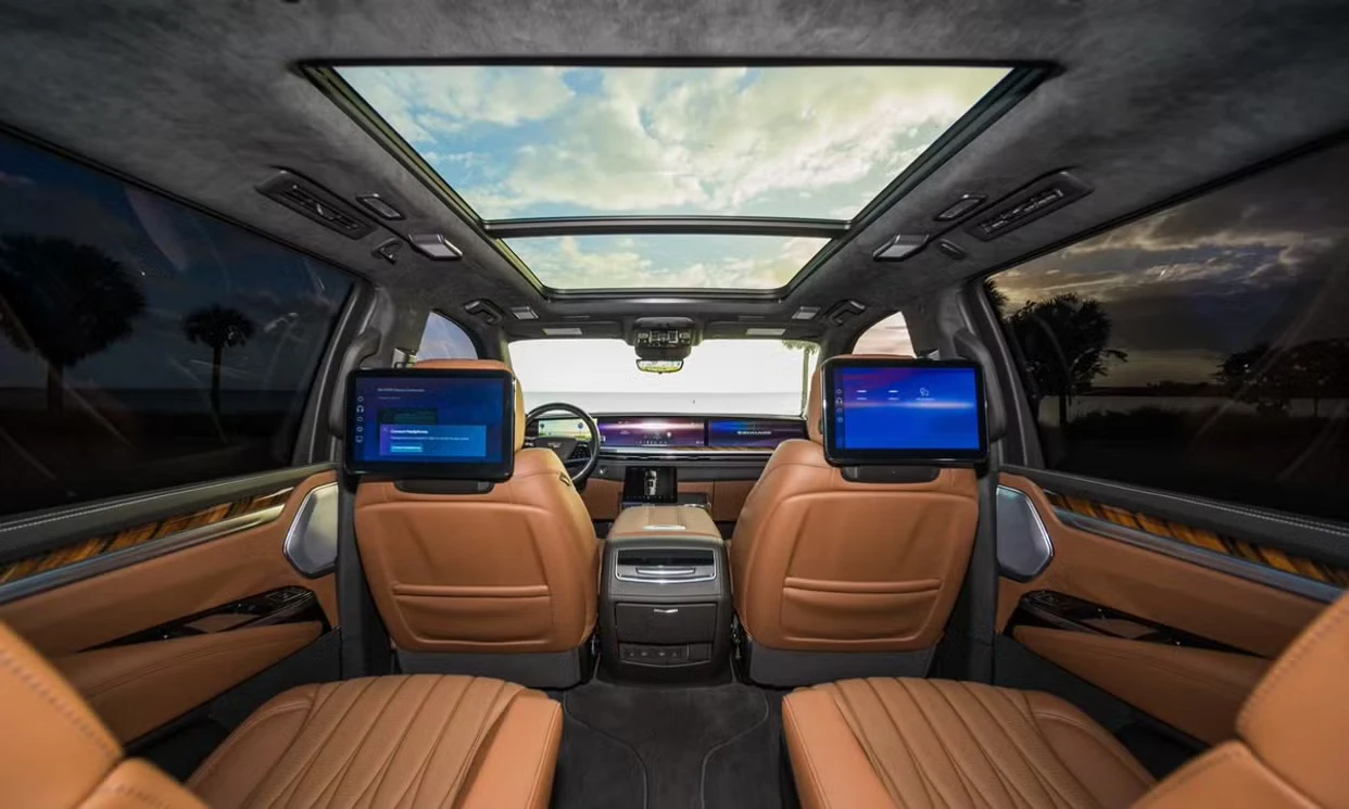 Cadillac Escalade ESV Sport Platinum 2025 — vehicle gallery, photo 8