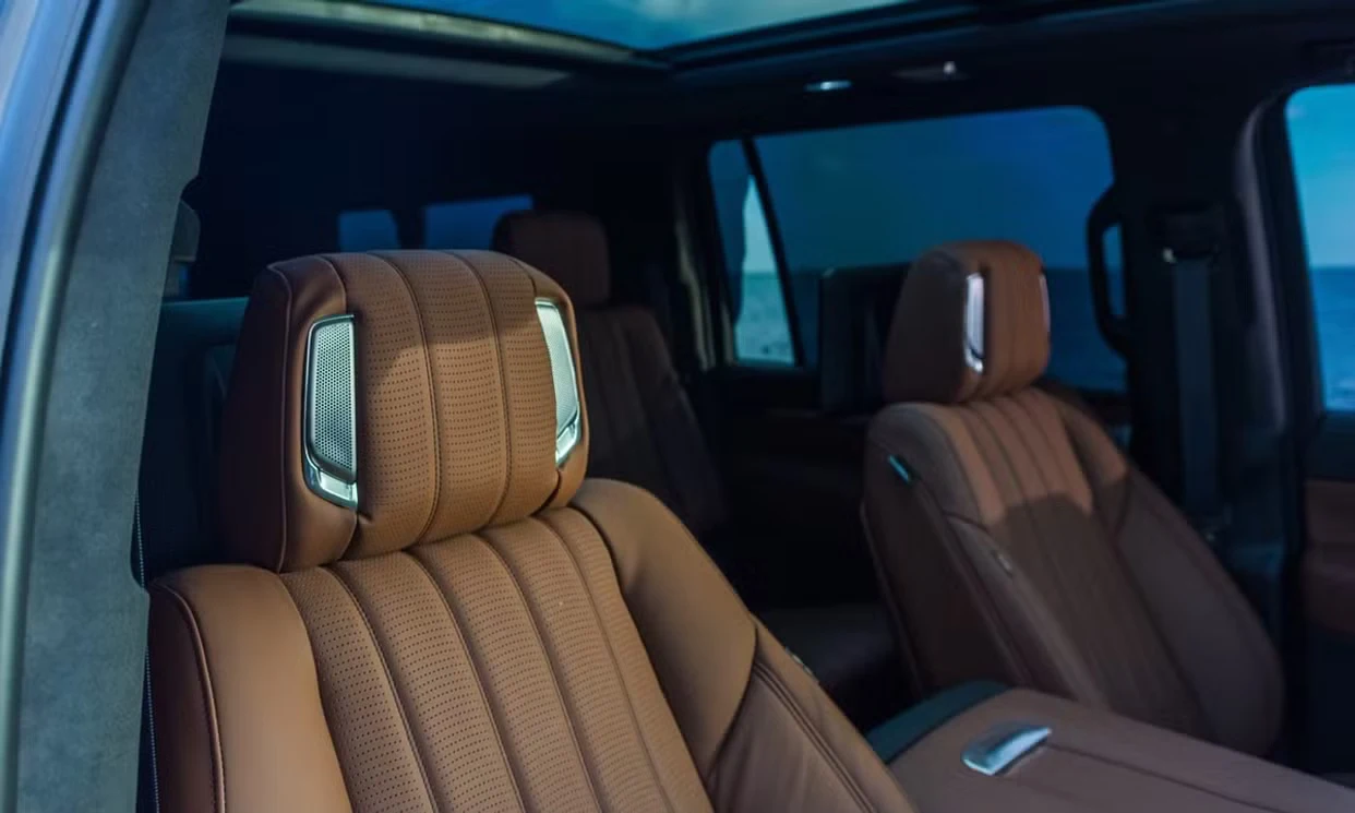 Cadillac Escalade ESV Sport Platinum 2025 — vehicle gallery, photo 11