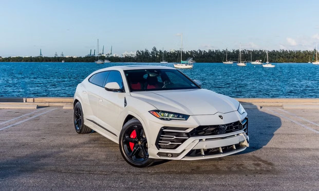 Lamborghini Urus 2020 — vehicle gallery, photo 2