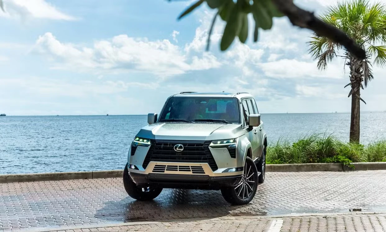 Lexus GX 550 Luxury+ 2025 — vehicle gallery, photo 7