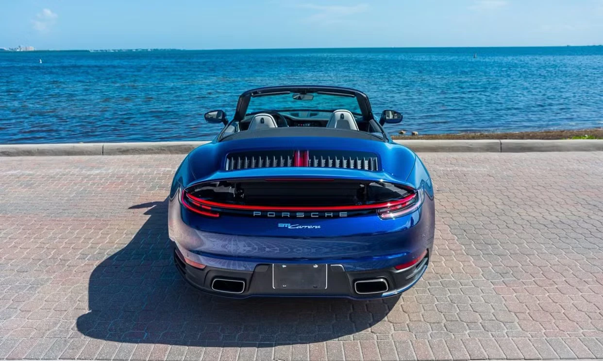 Porsche 911 Carrera 2021 — vehicle gallery, photo 5