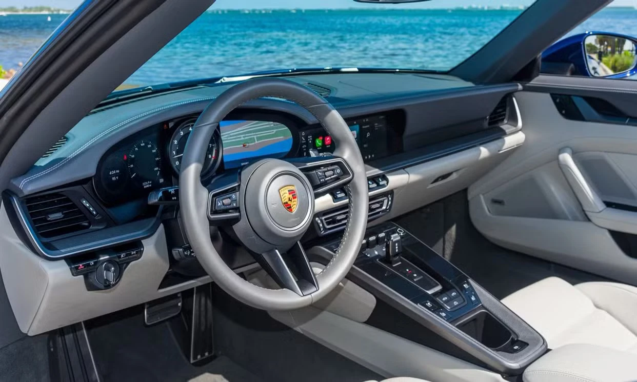 Porsche 911 Carrera 2021 — vehicle gallery, photo 6