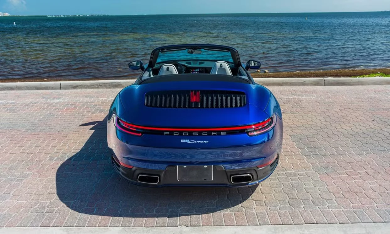 Porsche 911 Carrera 2021 — vehicle gallery, photo 23