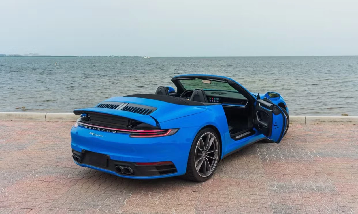 Porsche 911 Carrera 2022 — vehicle gallery, photo 6