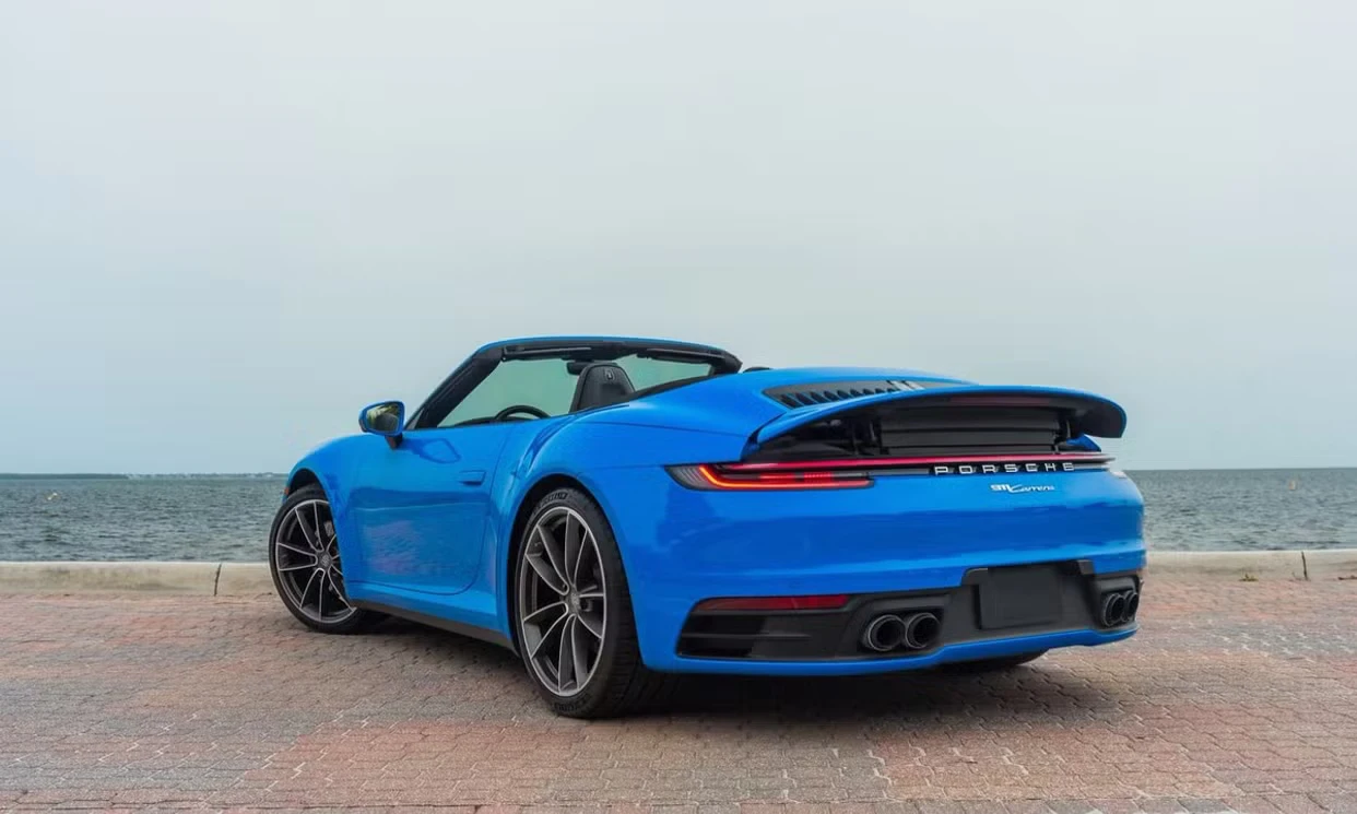 Porsche 911 Carrera 2022 — vehicle gallery, photo 8