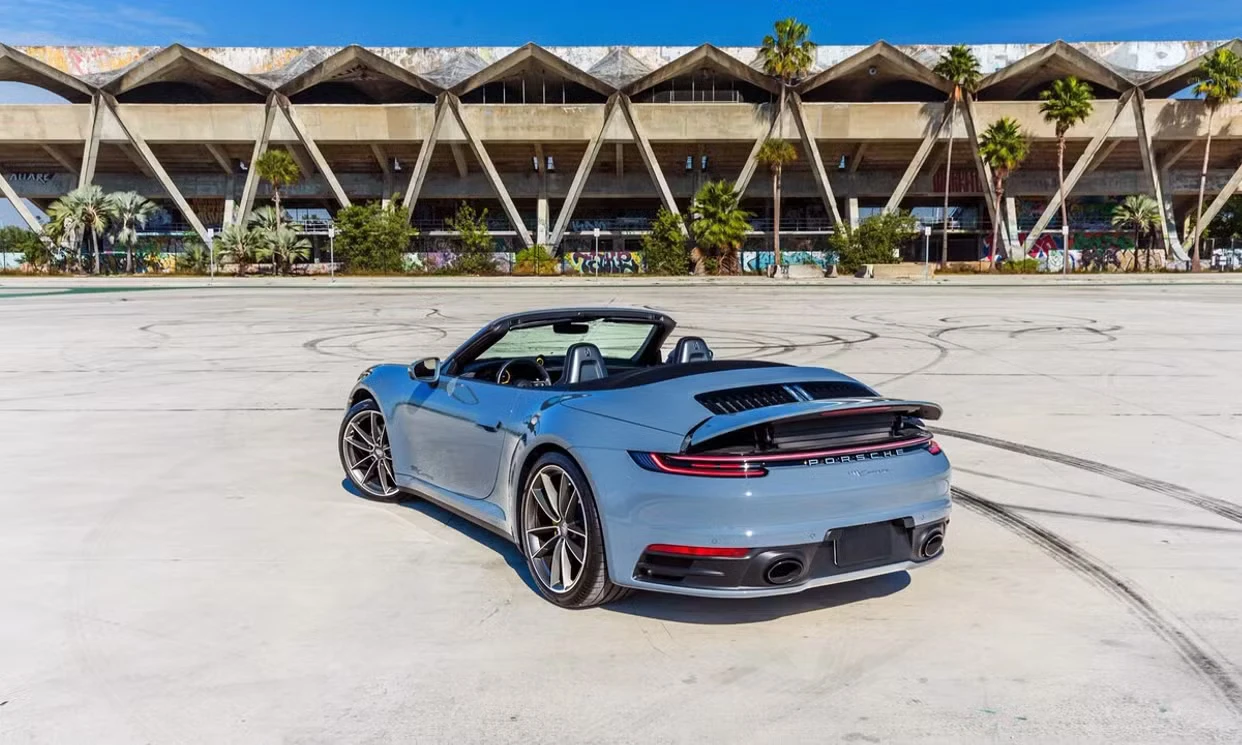 Porsche 911 Carrera 2023 — vehicle gallery, photo 3