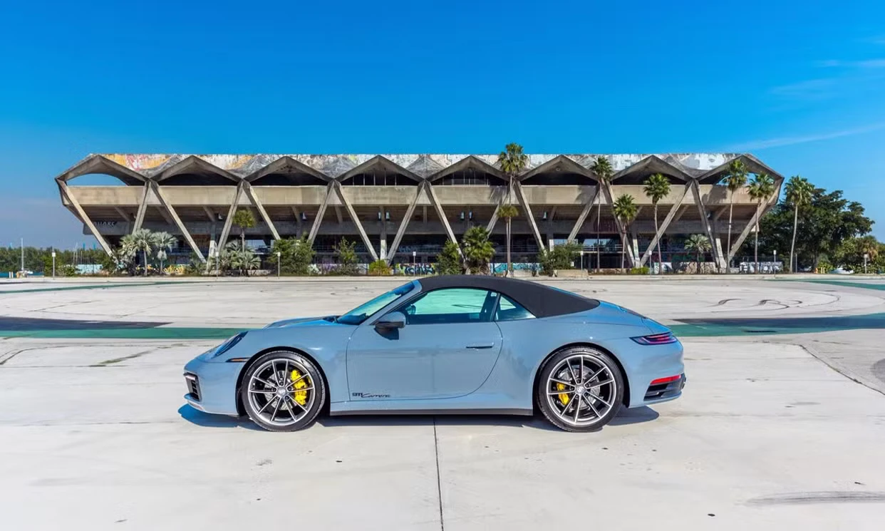 Porsche 911 Carrera 2023 — vehicle gallery, photo 8