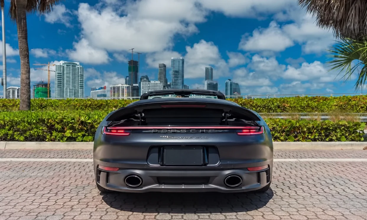 Porsche 911 Carrera 4 GTS 2022 — vehicle gallery, photo 9