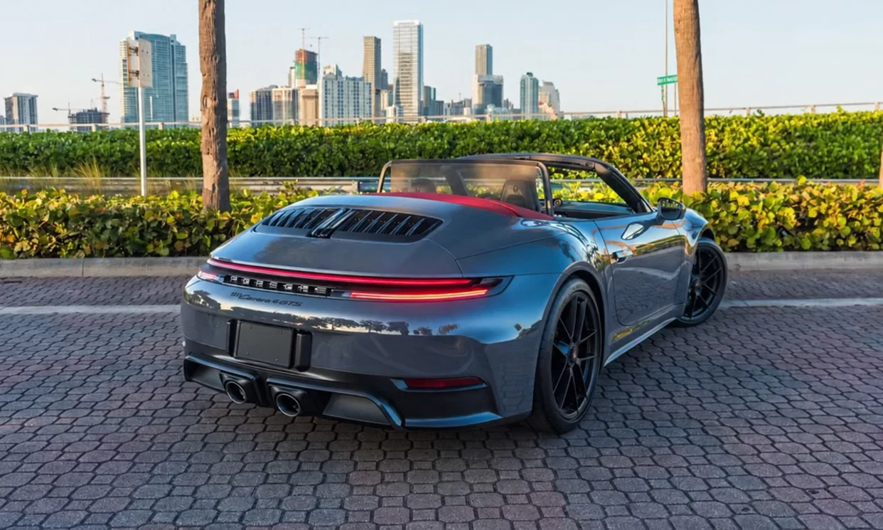 Porsche 911 Carrera GTS 2025 — vehicle gallery, photo 5