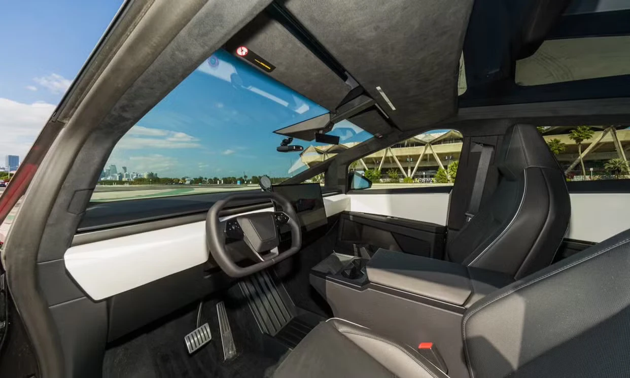 Tesla Cybertruck 2024 — vehicle gallery, photo 15