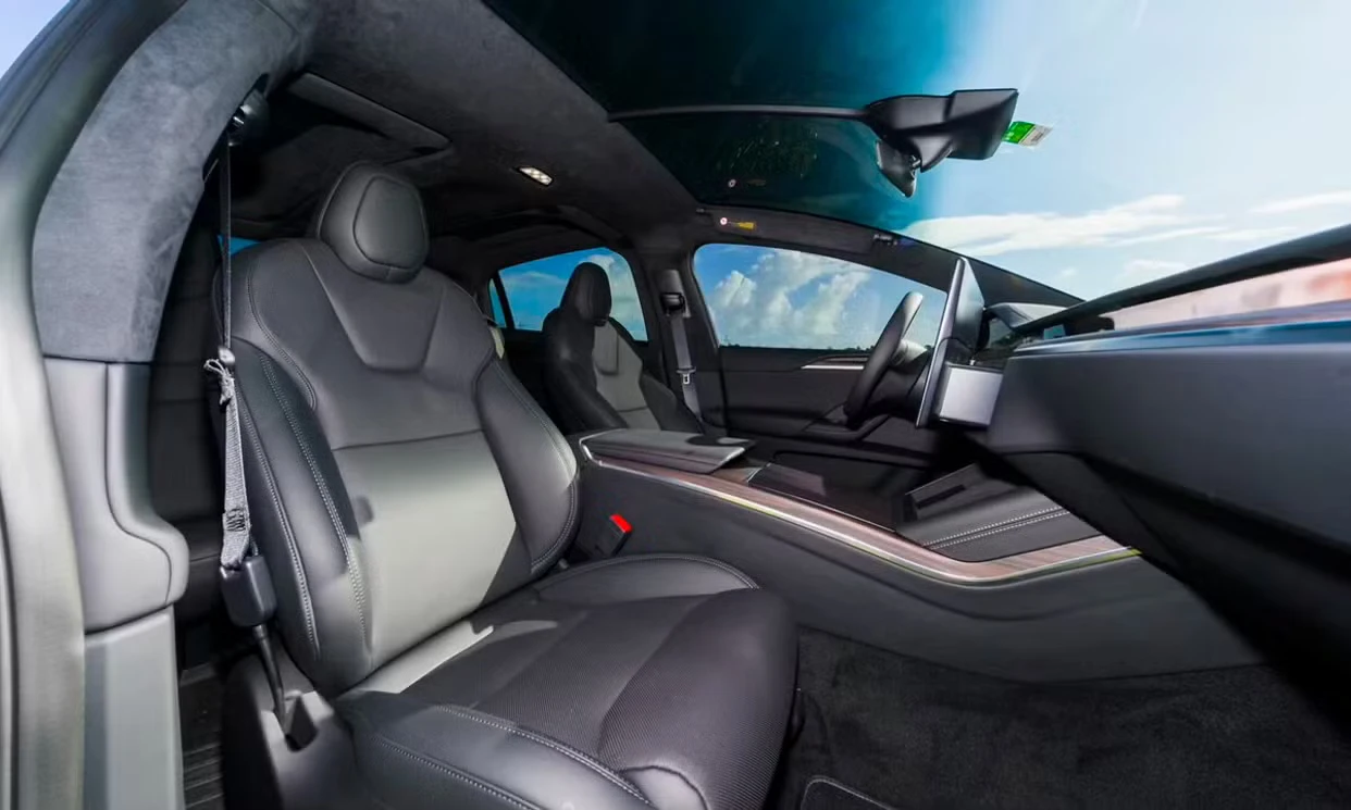 Tesla Model X 2024 — vehicle gallery, photo 14